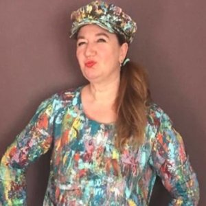 Betina Kuecholl ist Upcycling-Künstlerin
