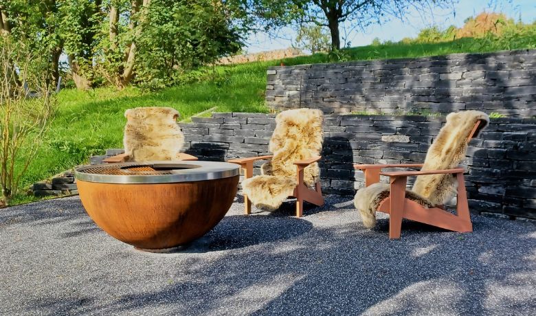 Alsterstühle in Weiß mit Hocker
