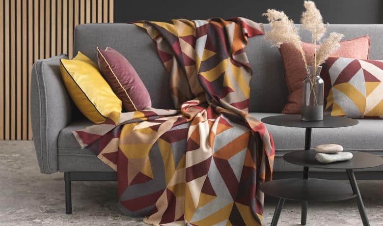 Plaids und Kissen von Eagle Products gehören zum Sortiment